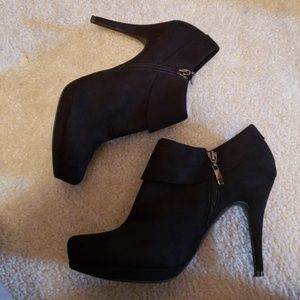 NWOT XAppeal Black Ankle Booties Size 11